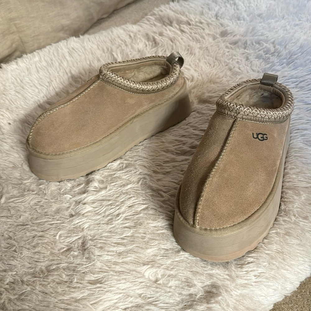 Women’s size 8 Uggs